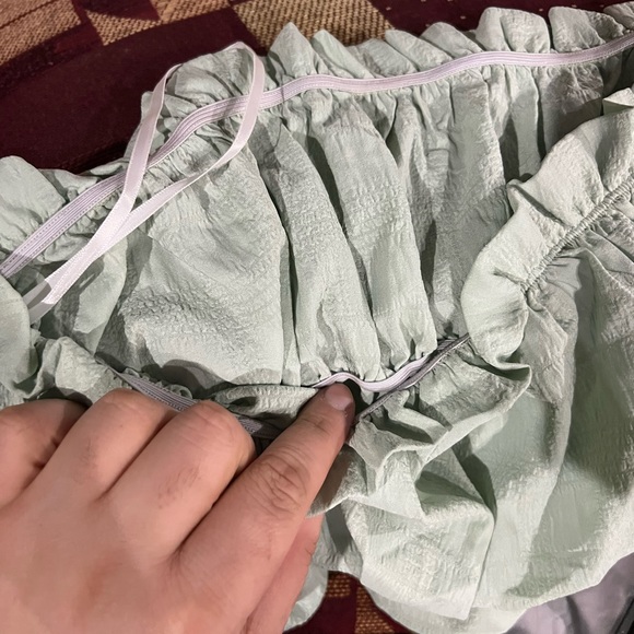 OFF THE SHOULDER RUFLE TRIM RUCHED PEPLUM TOP - Picture 7 of 8